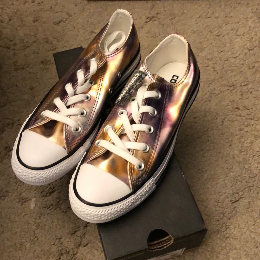 Converse Metallic Low tops.